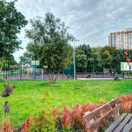 Modern Apartment Near Park Kyiv Exterior foto